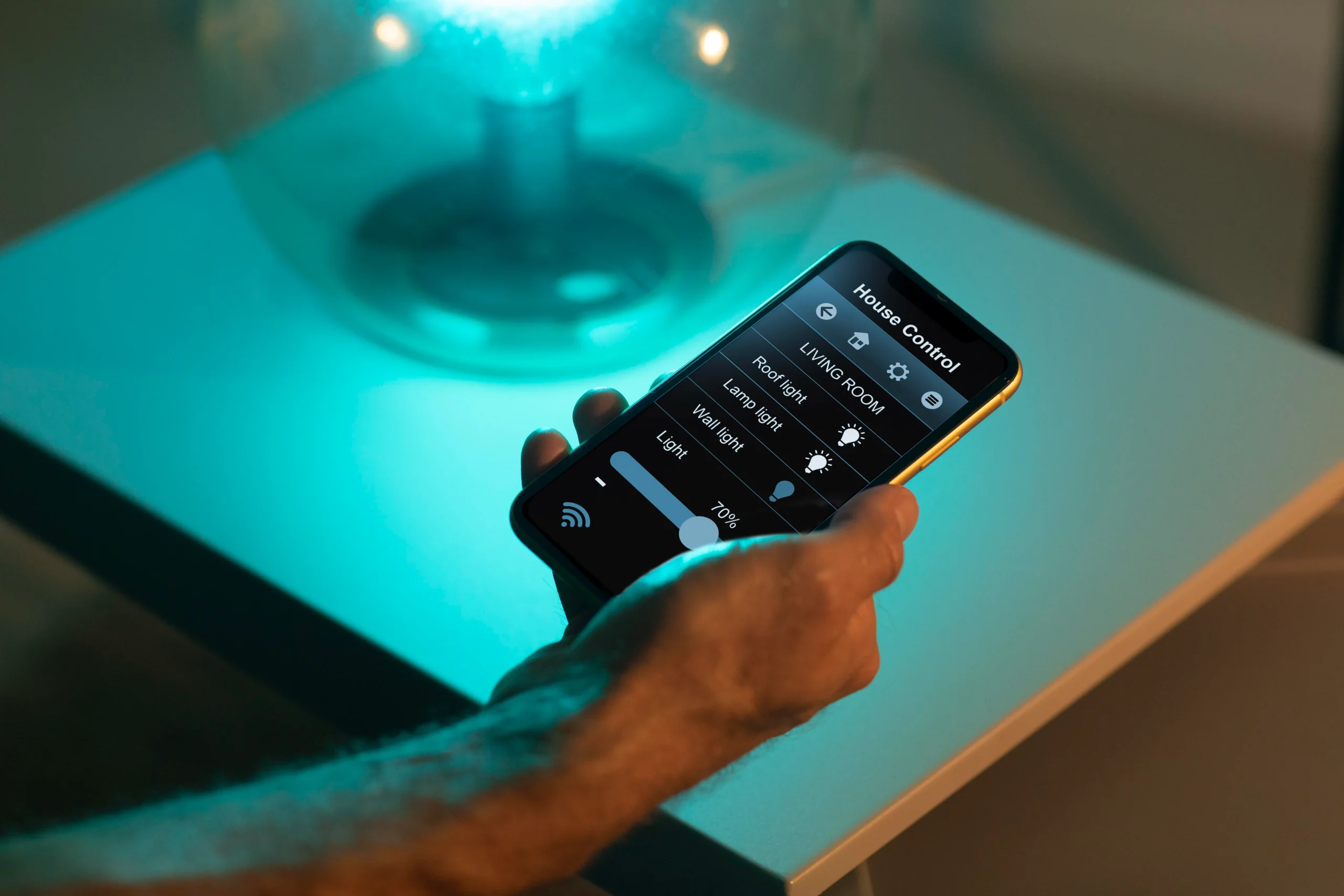 5 Best Smart Home Gadgets You Can Manage with your Mobile